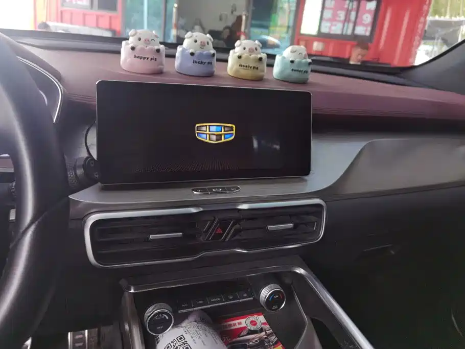Geely Binyue — миниатюра 13