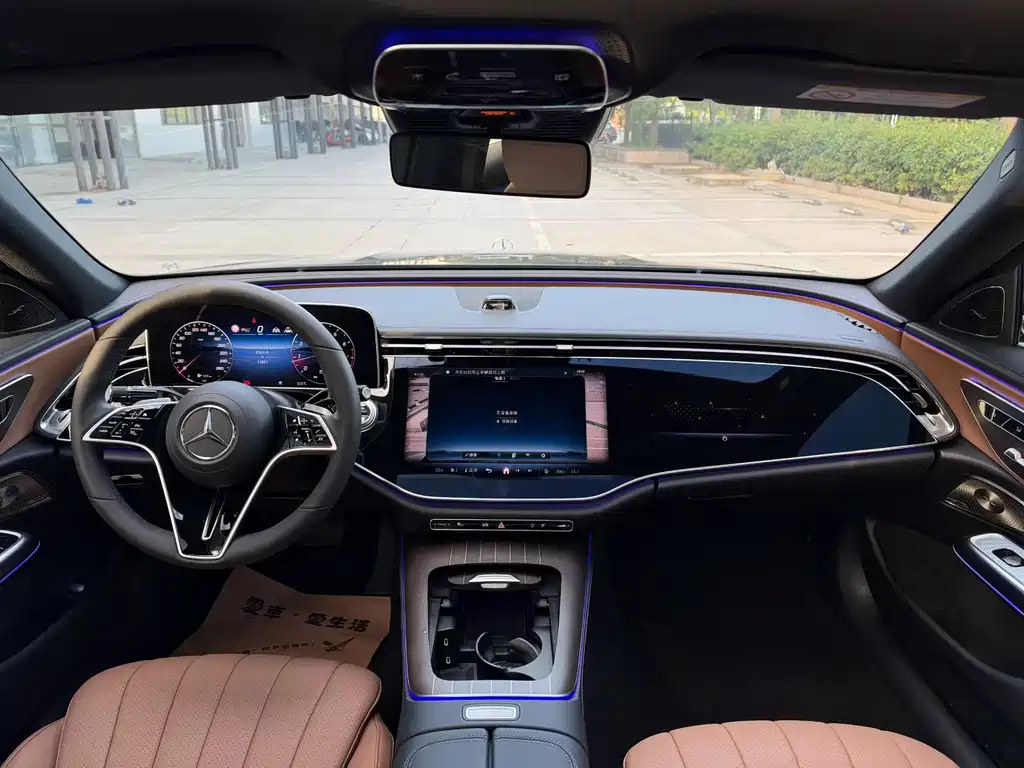 Mercedes-Benz E-Class — миниатюра 8