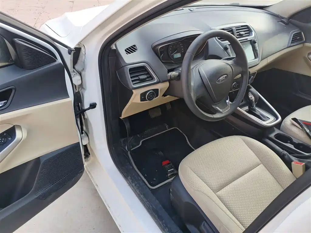 Ford Escort 2018