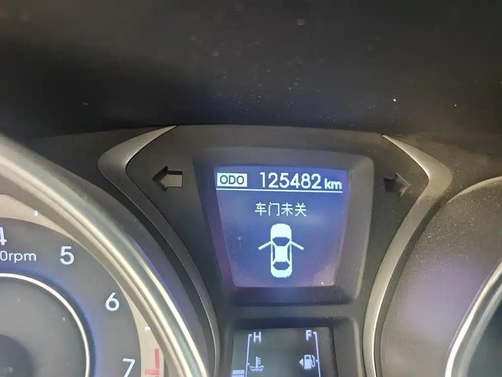 Hyundai Elantra Langdong — миниатюра 8
