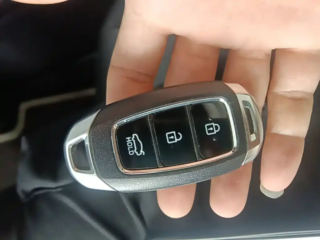 Hyundai Elantra — миниатюра 9
