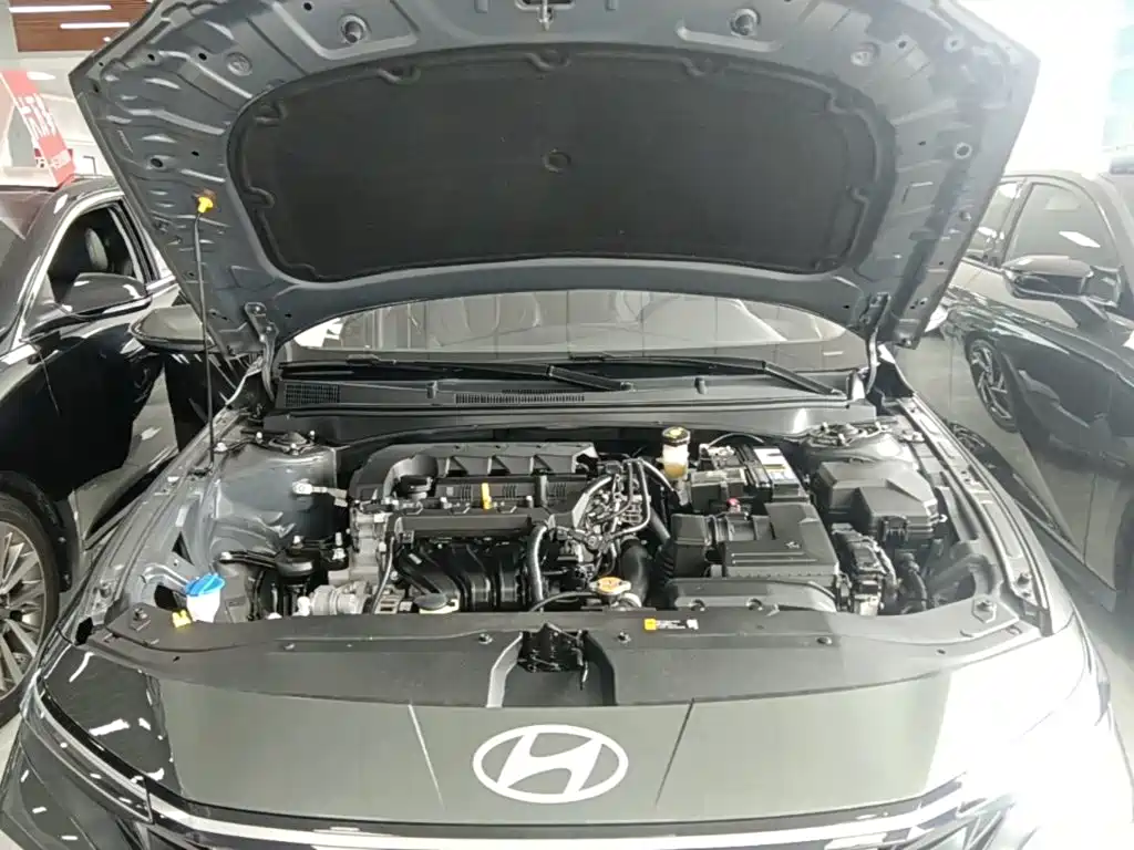 Hyundai Elantra — миниатюра 20