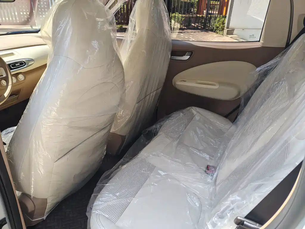 Wuling MINIEV — миниатюра 11