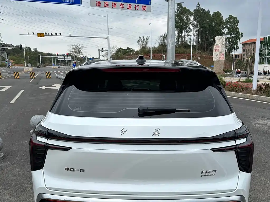 Hongqi HS3 PHEV 2025 117km