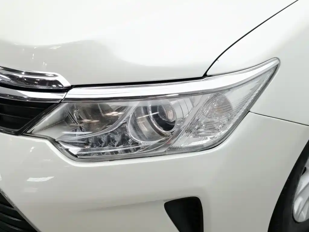 Toyota Camry — миниатюра 7