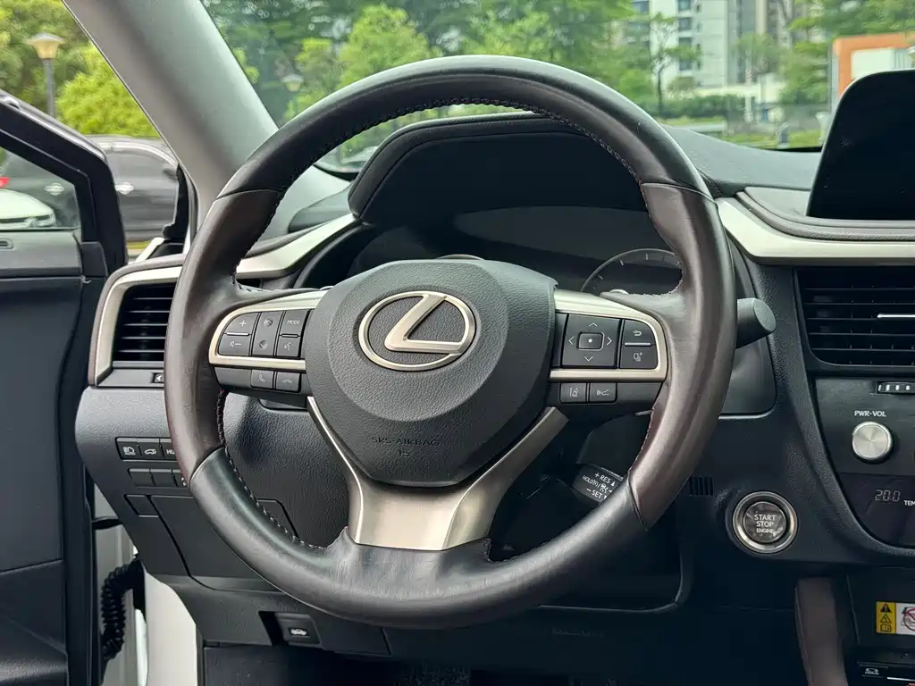 Lexus RX — миниатюра 9
