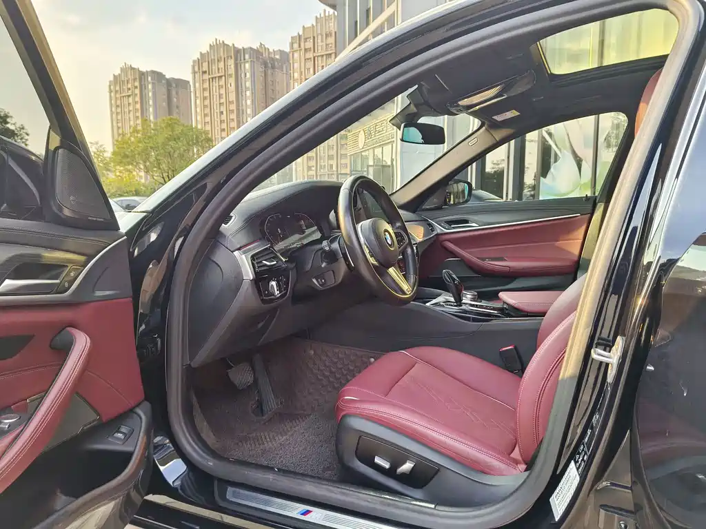 BMW 5 Series — миниатюра 8