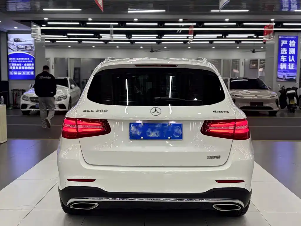 MERCEDES-BENZ GLC