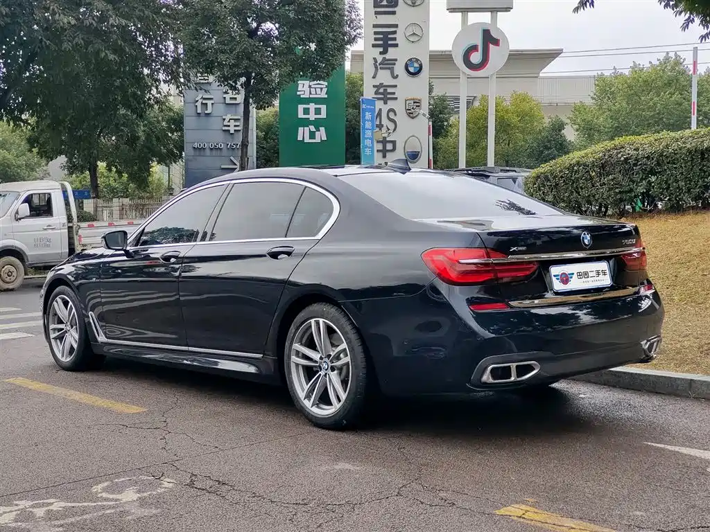 BMW 7 SERIES