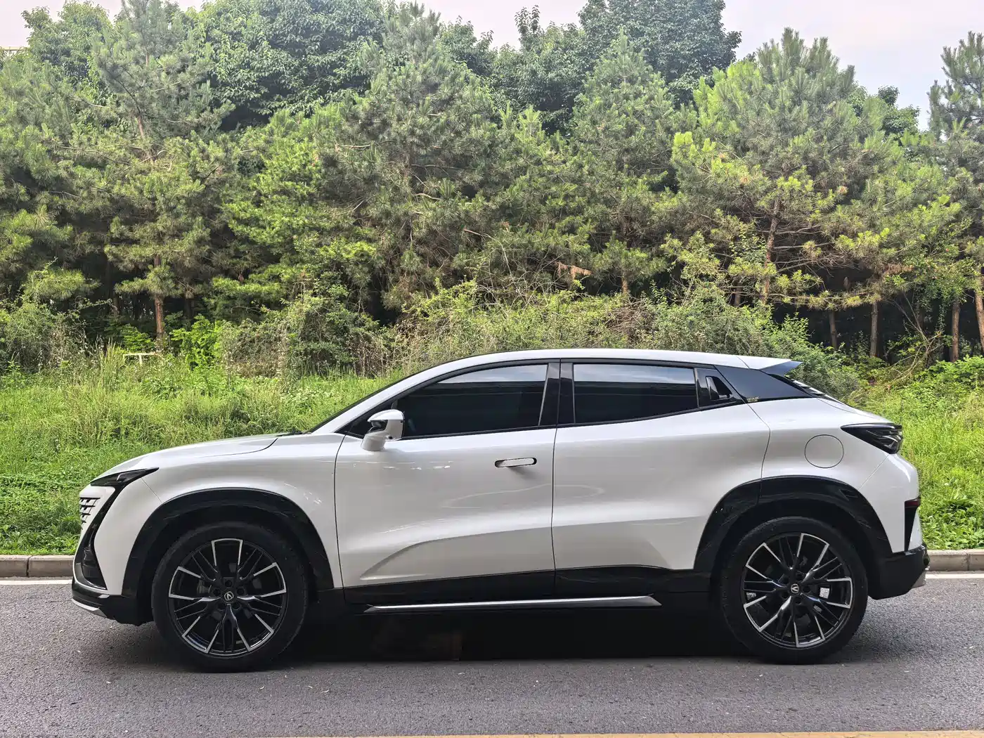 Chang'an UNI-T 2023 Белый из Китая
