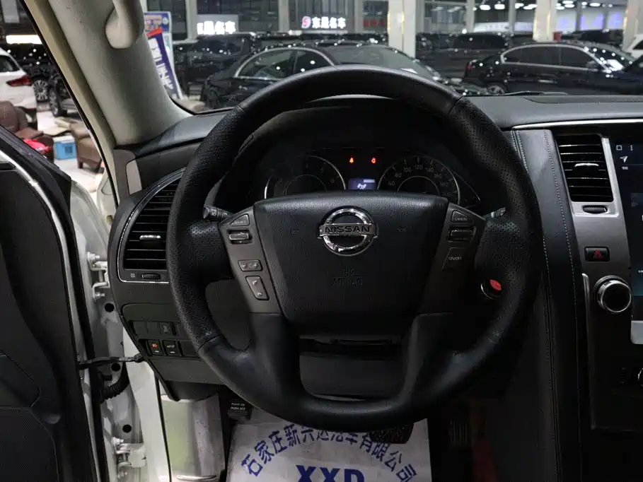Nissan Patrol — миниатюра 14