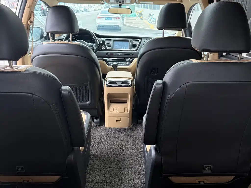 Kia Carnival — миниатюра 9