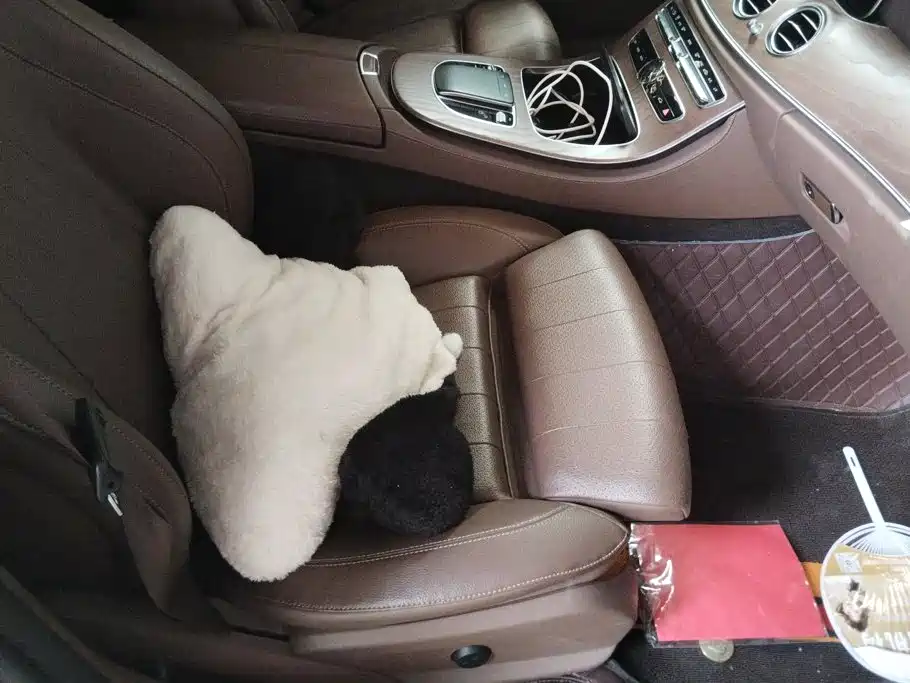 Mercedes-Benz E-Class — миниатюра 7
