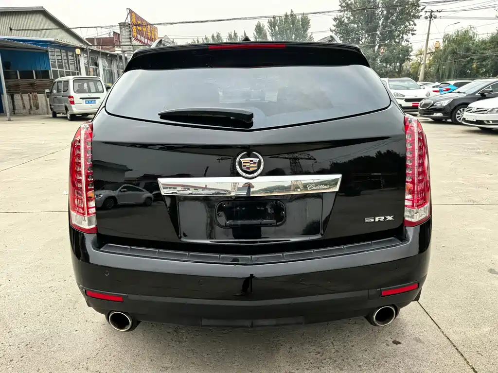Cadillac SRX — миниатюра 6