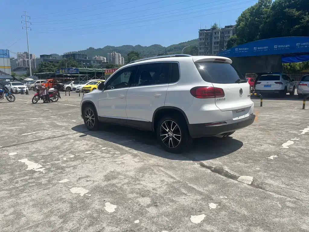 Volkswagen Tiguan — миниатюра 9