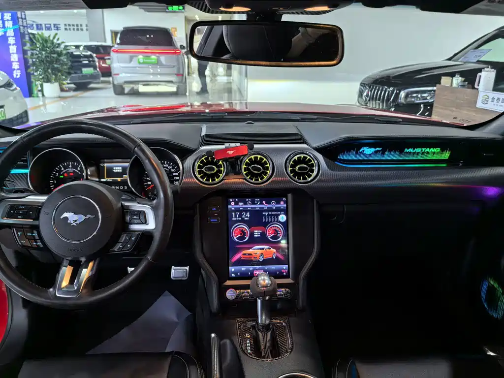 Ford Mustang — миниатюра 9