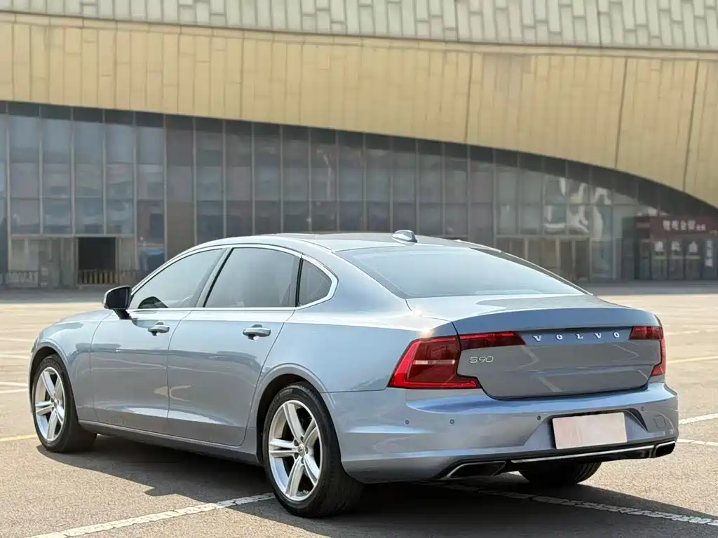 Volvo S90 — миниатюра 9