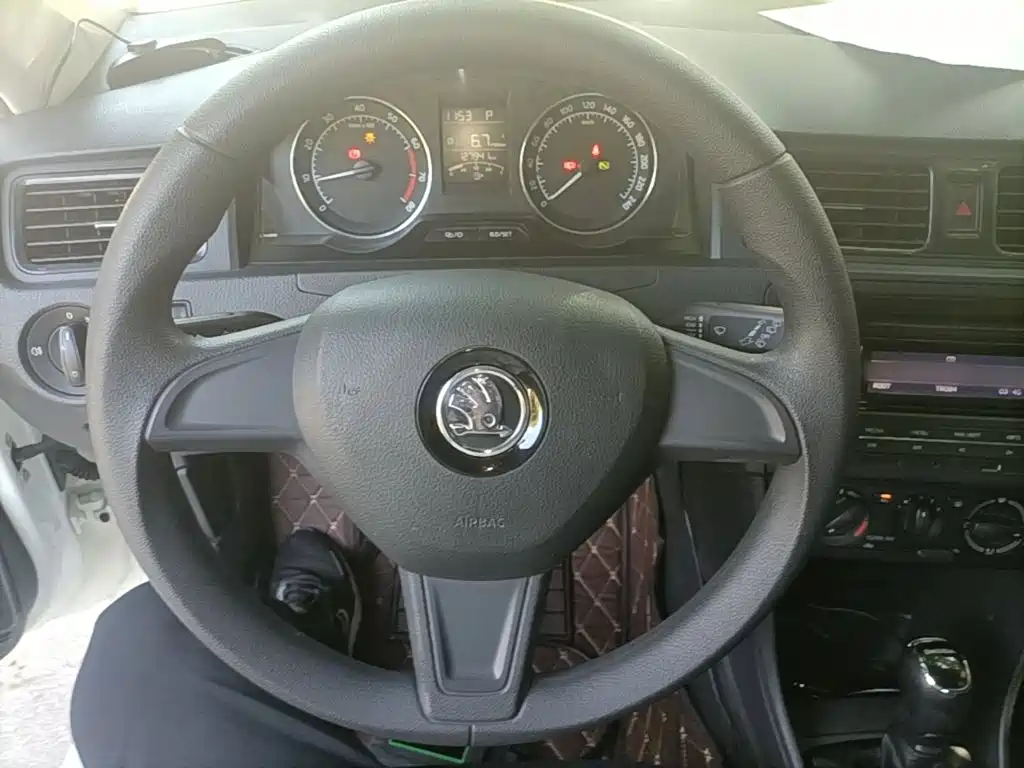 Skoda Rapid Spaceback — миниатюра 11