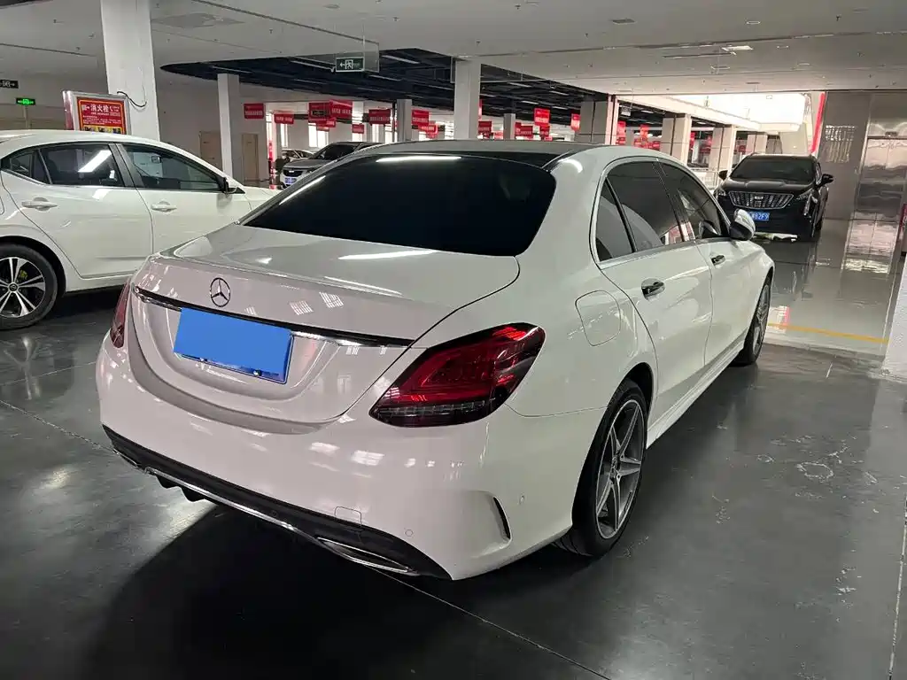 Mercedes-Benz C-Class — миниатюра 3