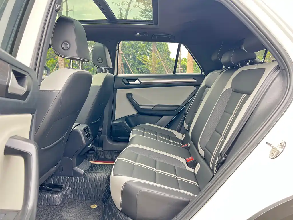 VOLKSWAGEN T ROC EXPLORING SONGS