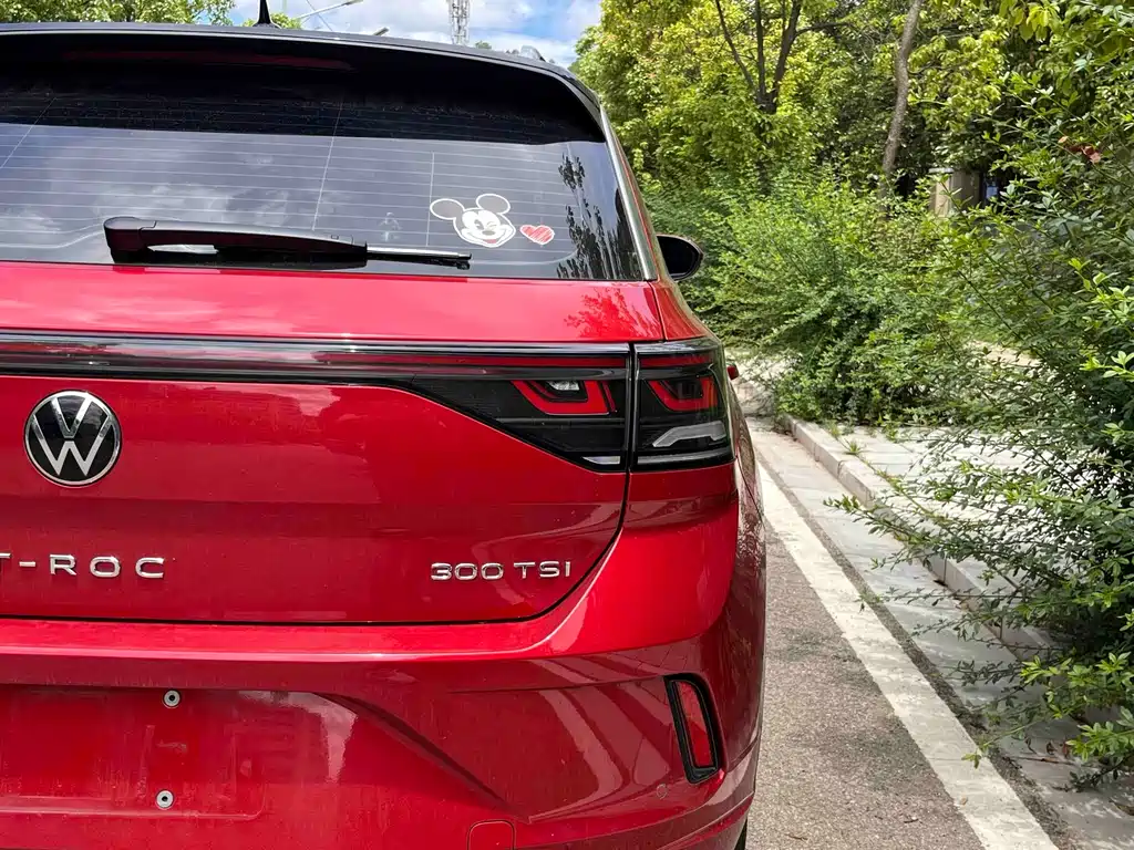 Volkswagen T-Roc 2023 300TSI DSG