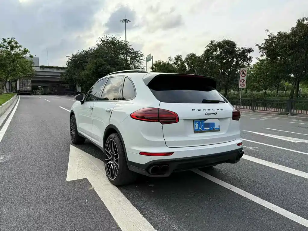 Porsche Cayenne 2016