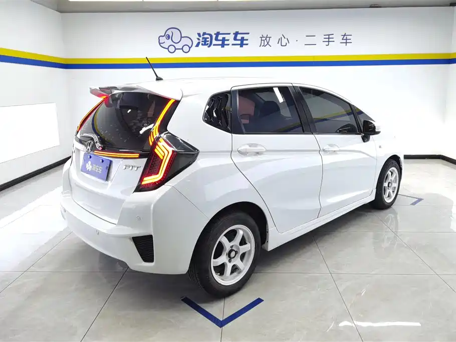 Honda Fit 2016 1.5L LXS CVT Comfort