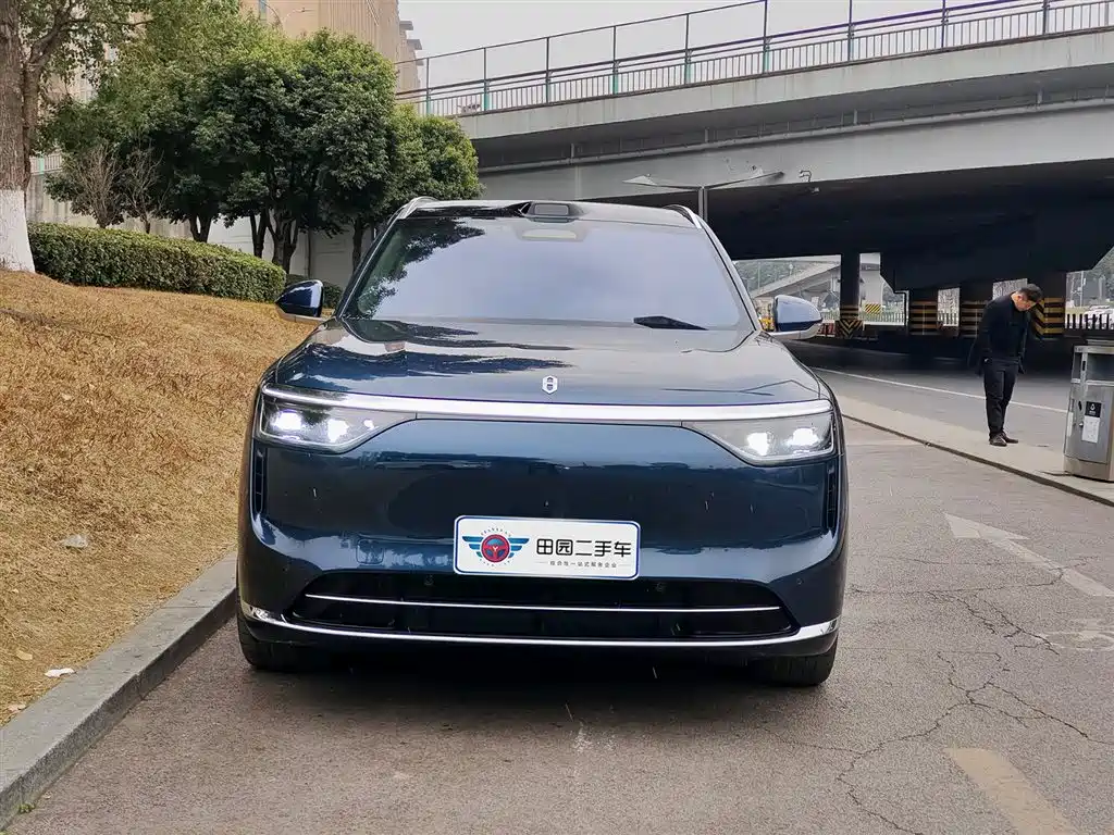 AITO ASK THE WORLD M8