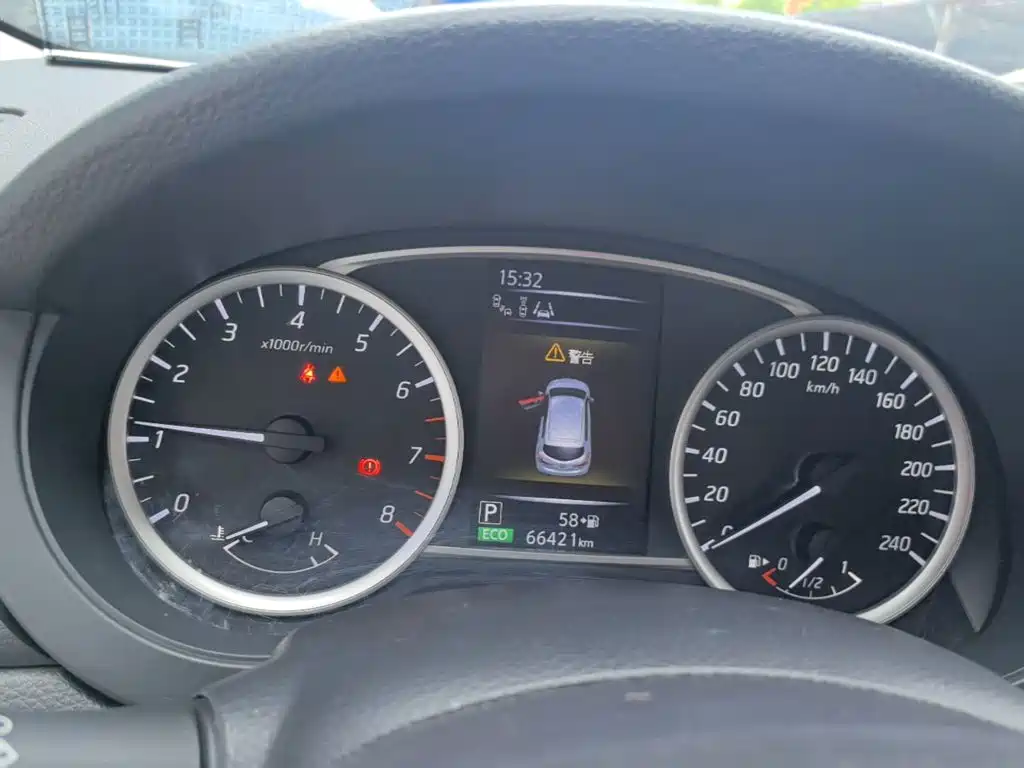 Nissan Tiida — миниатюра 12