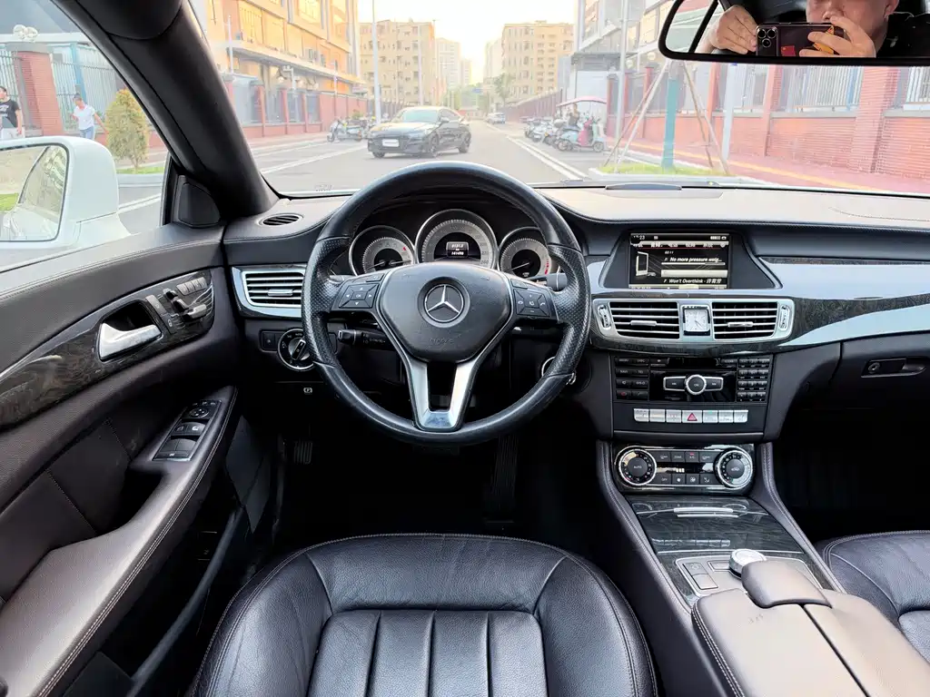 Mercedes-Benz CLS — миниатюра 9