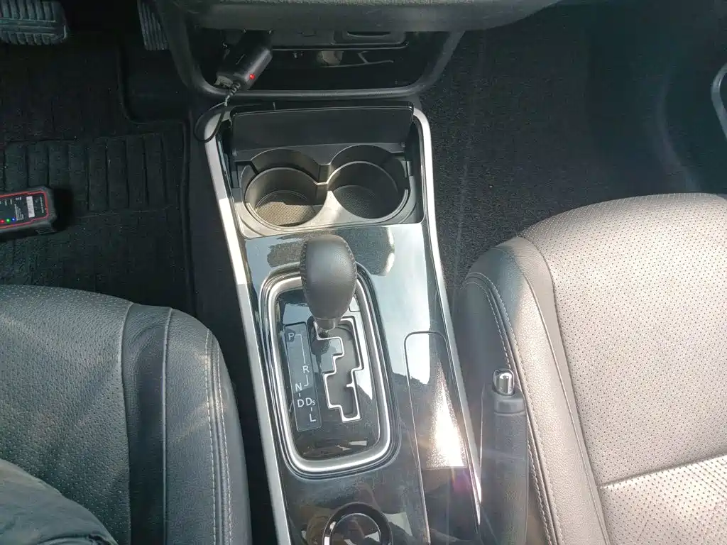 Mitsubishi Outlander — миниатюра 10