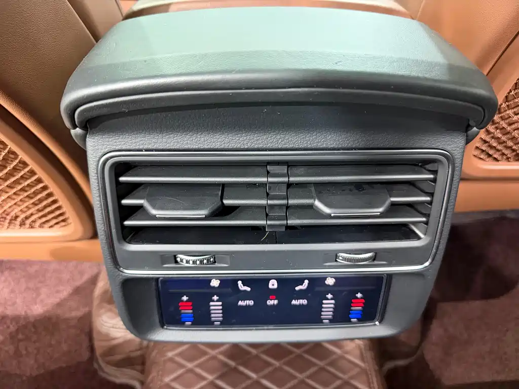 Audi Q7 — миниатюра 10