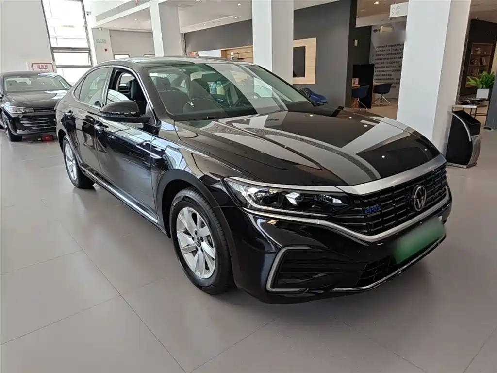 Volkswagen Passat 2025 430PHEV