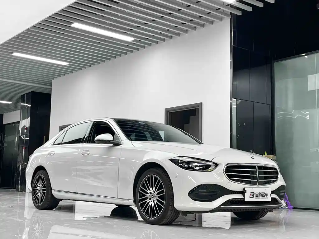 Mercedes-Benz C-Class — миниатюра 3