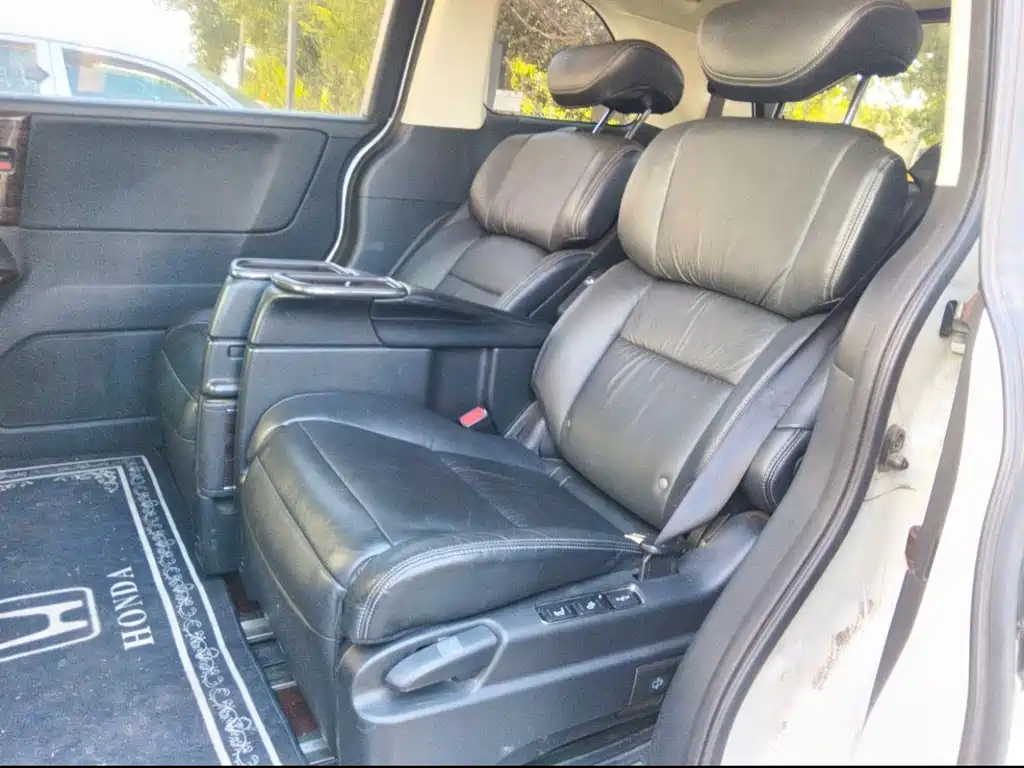 Honda Elysion — миниатюра 6