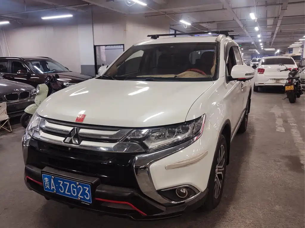 MITSUBISHI OUTLANDER