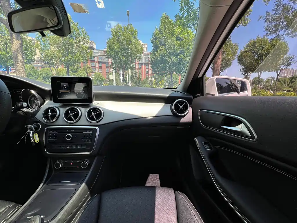 Mercedes-Benz GLA — миниатюра 15