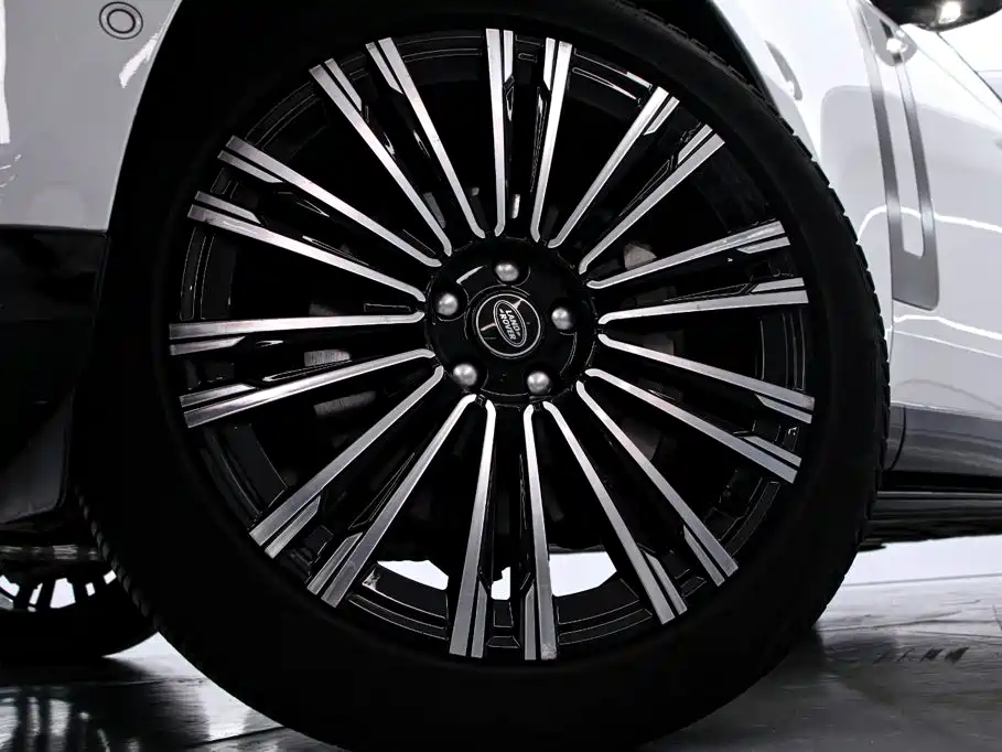 Land Rover Range Rover — миниатюра 20