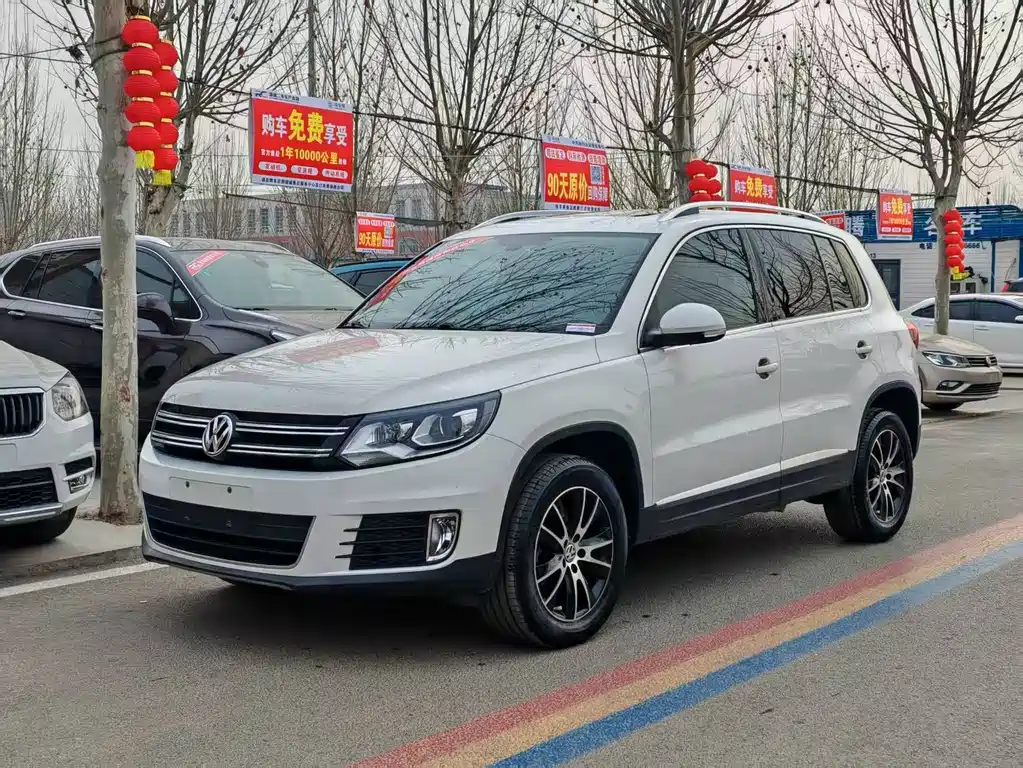 VOLKSWAGEN TIGUAN