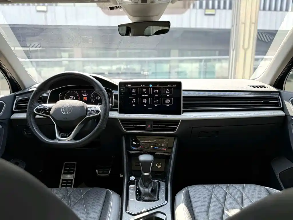 Volkswagen Tiguan L — миниатюра 7