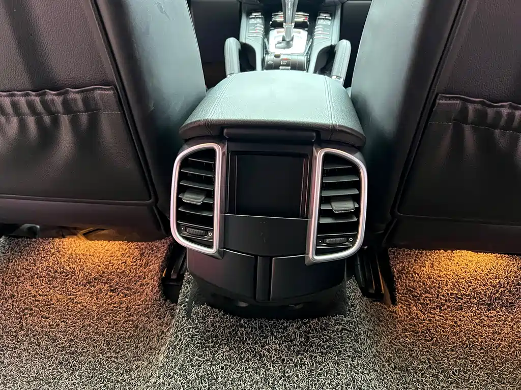 Porsche Cayenne — миниатюра 20