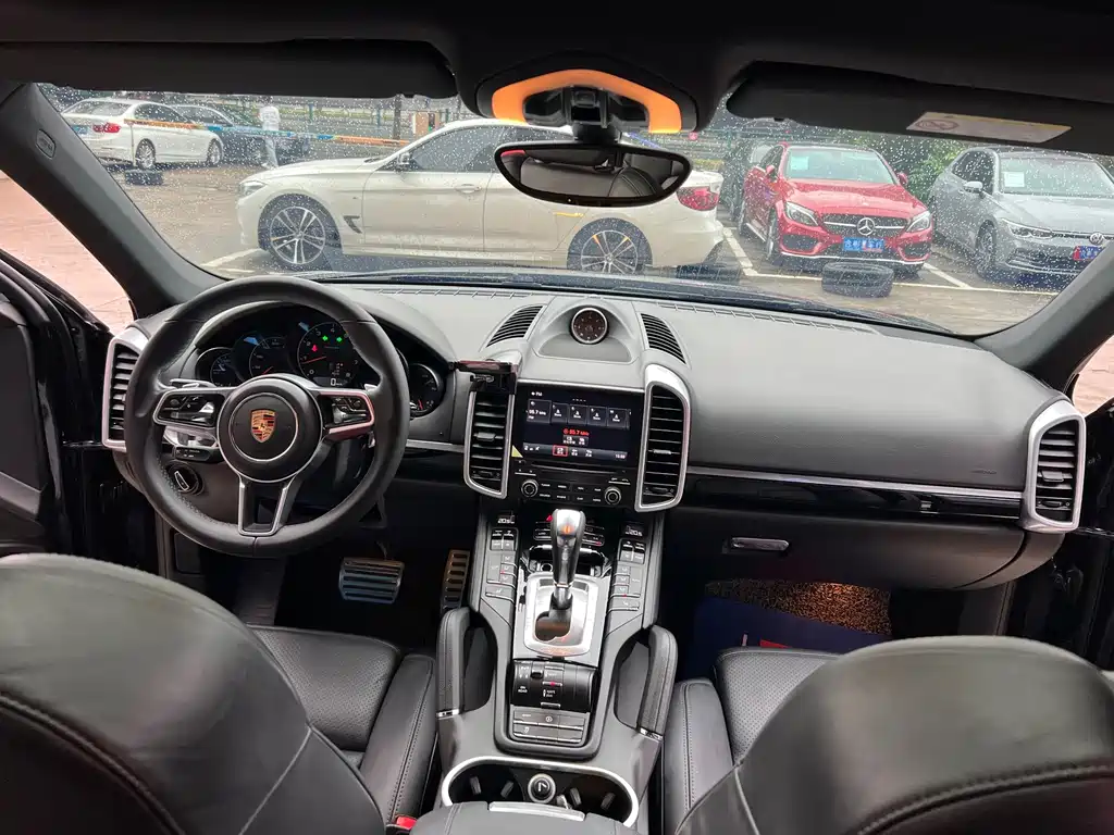 Porsche Cayenne — миниатюра 29