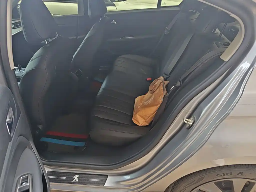 Peugeot 408 — миниатюра 22