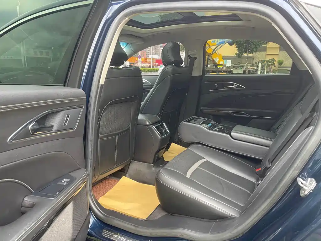 Ford Taurus — миниатюра 7