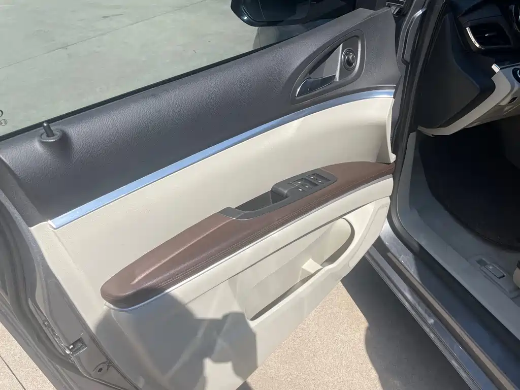 Buick GL8 — миниатюра 11