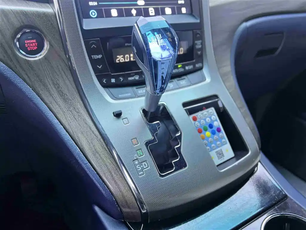 Toyota Alphard 2011 2.4L Luxury