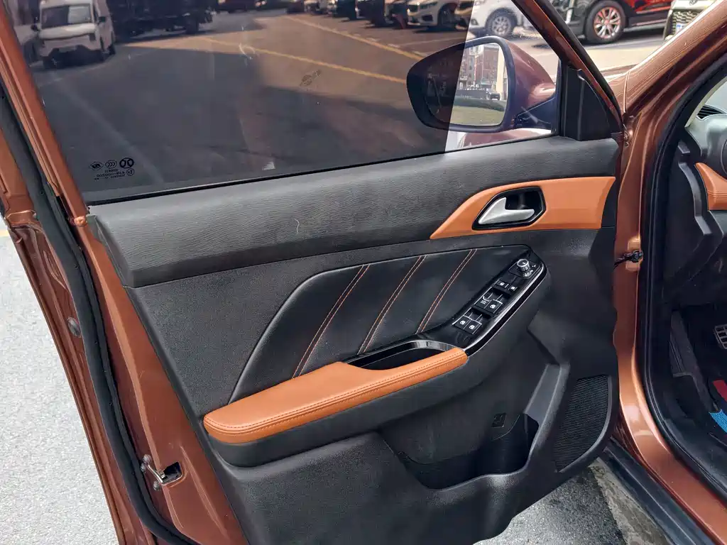 BAIC Senova X35 — миниатюра 8