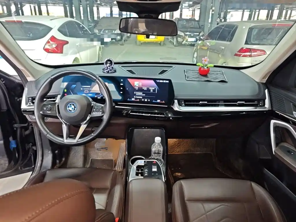 BMW iX1 — миниатюра 10
