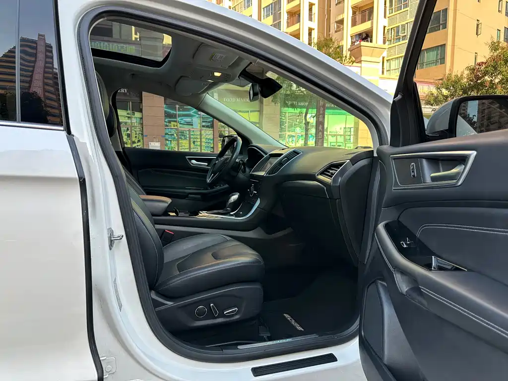 Ford Edge — миниатюра 15