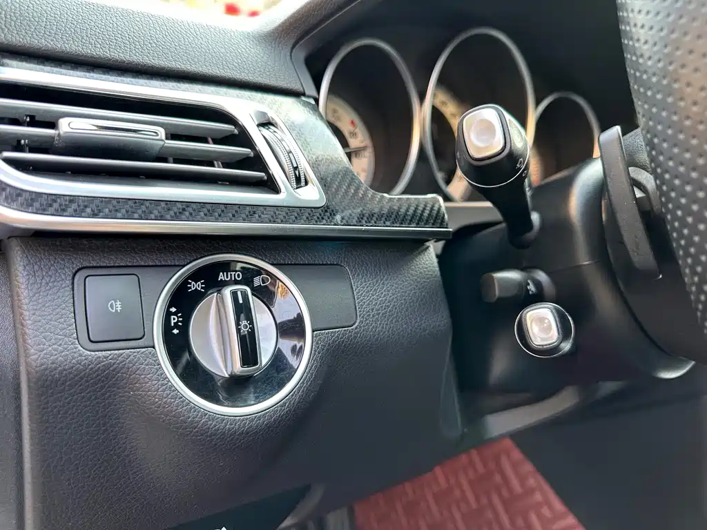 Mercedes-Benz E-Class — миниатюра 23